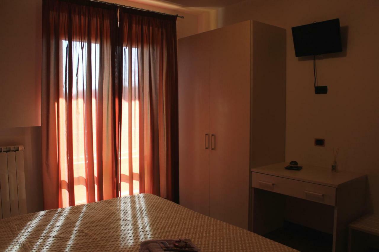 Il Mandorlo B&B Civitanova Alta Dış mekan fotoğraf
